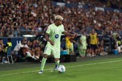 法甲焦点对决：里昂挑战卫冕冠军巴黎圣日耳曼榜首激战